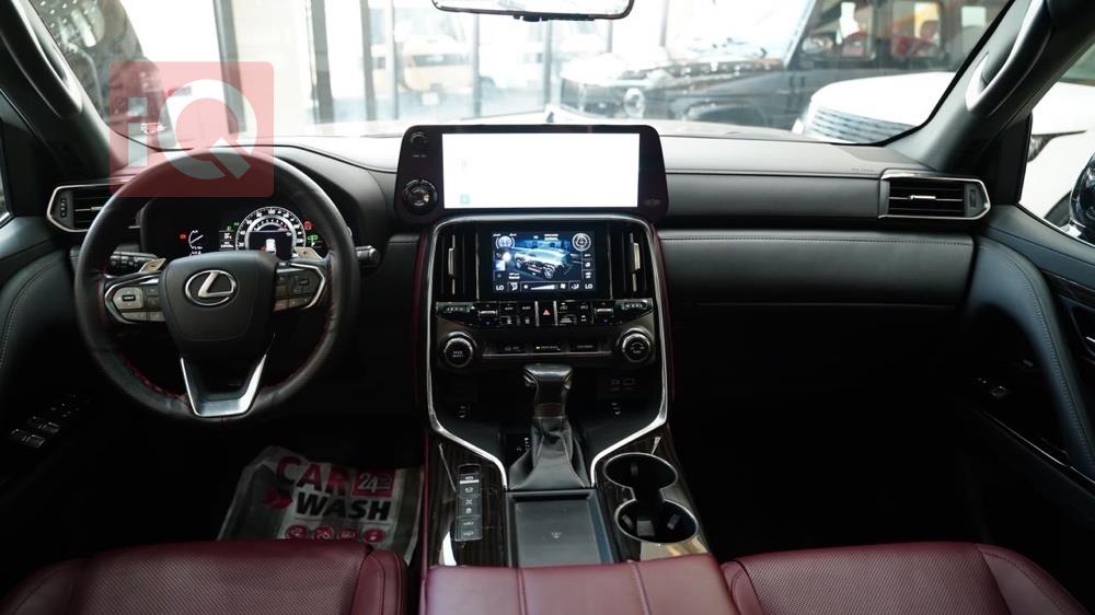 Lexus LX
